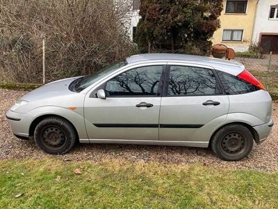 Gebraucht Ford Focus Trend 116 PS (85 kW) 2004 Grau Limousine