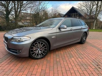 Gebraucht BMW 530 258 PS (189 kW) 2011 Grau Kombi