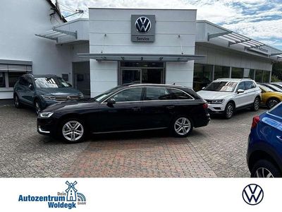 Mythosschwarz metallic (metallic) Gebraucht 2021 Audi A4 Advanced Kombi | 27.400 € (Teuer)