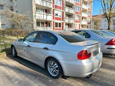 Second-hand BMW 320 163 CP (119 kW) 2005 Argintiu Berlinǎ