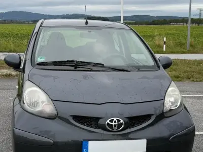 Gebraucht Toyota Aygo 68 PS (50 kW) 2008 Grau Kleinwagen