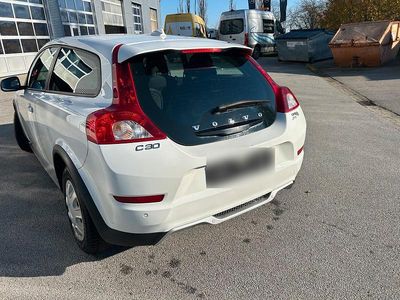 Gebraucht Volvo C30 114 PS (83 kW) 2012 Weiß Kleinwagen