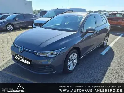 Gebraucht VW Golf VIII Life 150 PS (110 kW) 2024 Delfingrau Kombi
