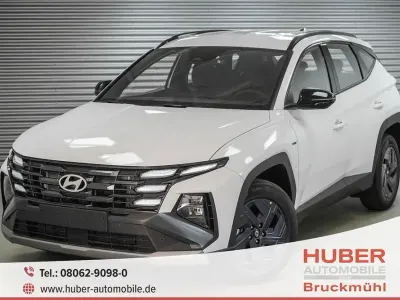 Neu Hyundai Tucson Blackline 238 PS (175 kW) 2026 Atlas white metallic () SUV