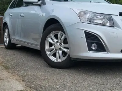 Gebraucht Chevrolet Cruze 131 PS (96 kW) 2013 Silber Kombi