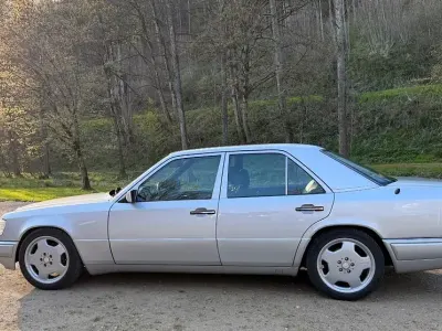 Gebraucht Mercedes E320 220 PS (161 kW) 1993 Silber Limousine