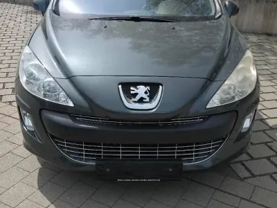 Gebraucht Peugeot 308 SW 140 PS (102 kW) 2014 Grau Kombi