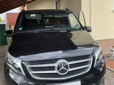 Używany Mercedes V220 Avantgarde Edition 190 KM (139 kW) 2018 Czarny Minivan