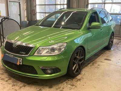 Grün Gebraucht 2013 Skoda Octavia RS Kombi | 11.990 € (Fairer Preis)