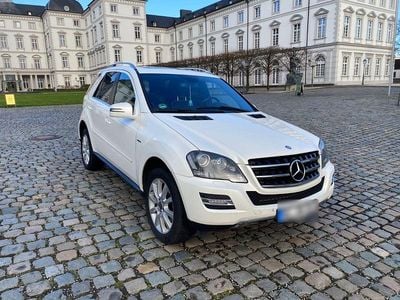 Gebraucht Mercedes ML350 Edition 211 PS (155 kW) 2011 Weiß SUV