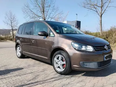 Gebraucht VW Touran 140 PS (102 kW) 2011 Braun Van / Kleinbus