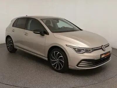 Gebraucht VW Golf VIII Move 150 PS (110 kW) 2023 Silber Limousine