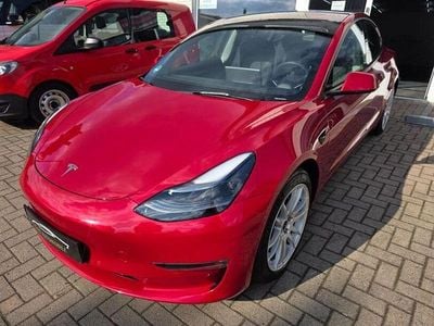 Begagnad Tesla Model 3 366 kW (498 HK) 2019 Blå Sedan