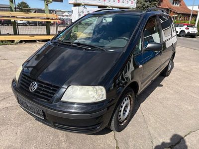 Second-hand VW Sharan 116 CP (85 kW) 2002 Negru Monovolum