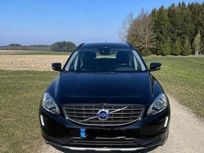 Używany Volvo XC60 Kinetic 190 KM (139 kW) 2017 Czarny SUV