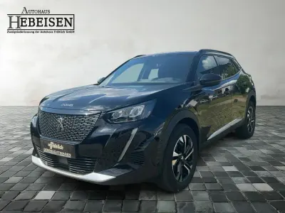 Gebraucht Peugeot 2008 Allure 131 PS (96 kW) 2023 Schwarz SUV