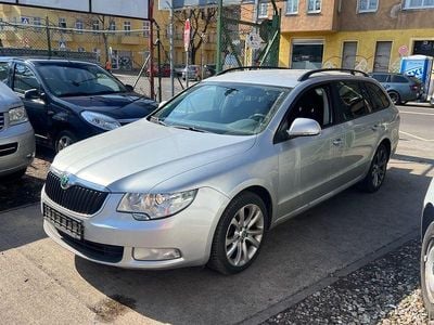 Gebraucht Skoda Superb Comfort 125 PS (91 kW) 2011 Silber Kombi