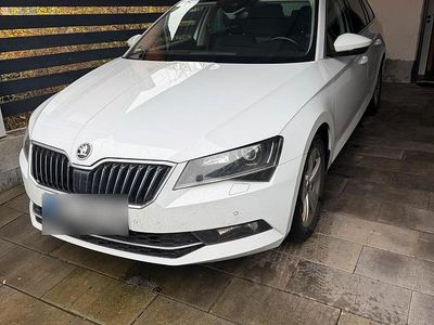 Gebraucht Skoda Superb 150 PS (110 kW) 2019 Weiß Kombi
