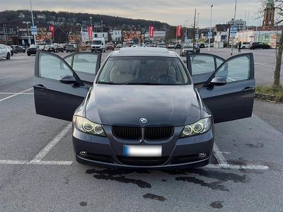 Gebraucht BMW 320 150 PS (110 kW) 2005 Grau Limousine