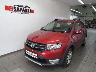 Gebraucht Dacia Sandero Prestige 90 PS (66 kW) 2015 Rot SUV