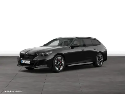 Gebraucht BMW 540 286 PS (210 kW) 2025 Black sapphire metallic Kombi