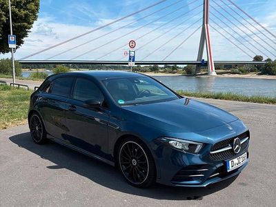 Gebraucht Mercedes A180 AMG line 136 PS (100 kW) 2019 Blau Limousine
