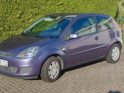 Gebraucht Ford Fiesta Style 60 PS (44 kW) 2008 Violet Kleinwagen