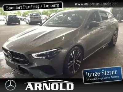 Gebraucht Mercedes CLA200 Progressive 150 PS (110 kW) 2024 Mountaingrau Coupé