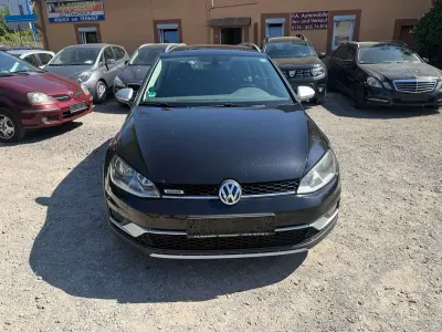 Gebraucht VW Golf Alltrack 110 PS (80 kW) 2015 Deep black perleffekt Kombi