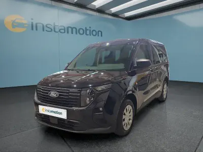 Neu Ford Tourneo Courier 125 PS (91 kW) 2026 Grün Van / Kleinbus