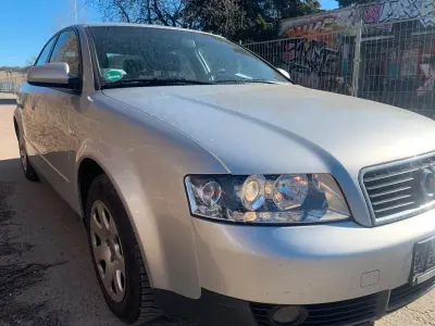 Gebraucht Audi A4 131 PS (96 kW) 2002 Silber Limousine