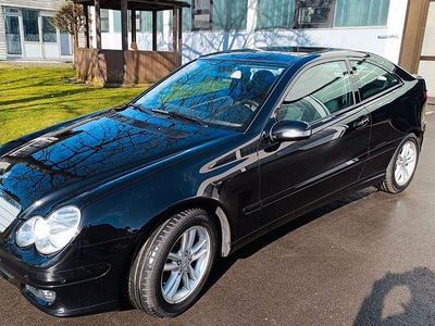 Gebraucht Mercedes C180 143 PS (105 kW) 2005 Schwarz Coupé