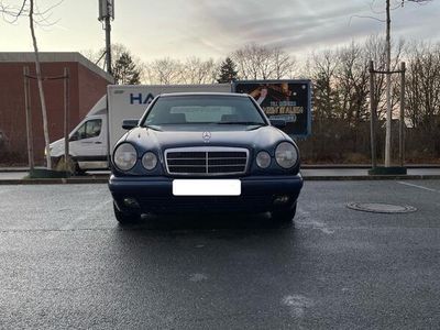 Mercedes E230