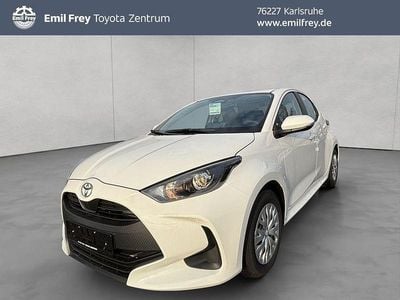 Neu Toyota Yaris Hybrid Comfort 116 PS (85 kW) 2025 Schneeweiß Limousine