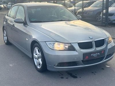 Second-hand BMW 318 129 CP (94 kW) 2006 Albastru Berlinǎ