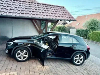 Gebraucht Mercedes GLA250 210 PS (154 kW) 2017 Schwarz SUV