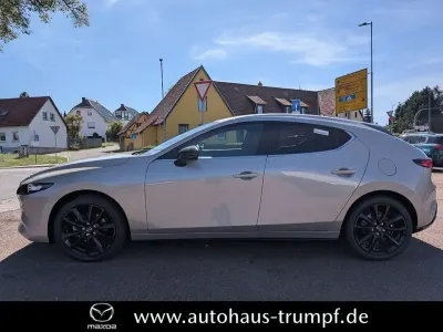 Neu Mazda 3 Homura-Line 140 PS (102 kW) 2026 Platinum quartz m Limousine