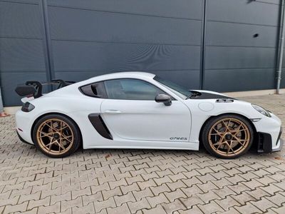 Porsche 718 Cayman GT4