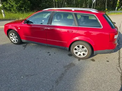 Gebraucht Audi A4 131 PS (96 kW) 2002 Rot Kombi