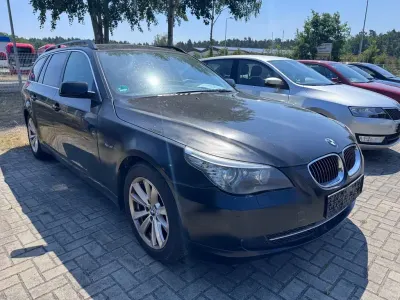 Gebraucht BMW 523 190 PS (139 kW) 2008 Schwarz Kombi