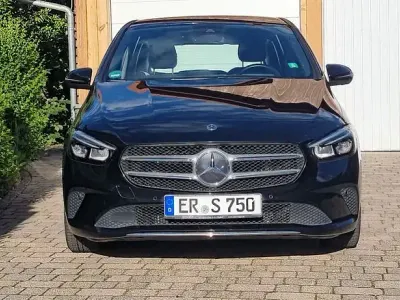 Gebraucht Mercedes B200 163 PS (119 kW) 2019 Schwarz Van / Kleinbus