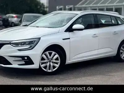 Gebraucht Renault Mégane II Zen 140 PS (102 kW) 2021 Weiß Limousine
