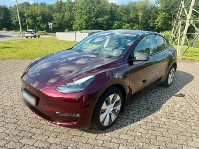 Gebraucht Tesla Model Y Long Range AWD 378 kW (514 PS) 2023 Rot SUV