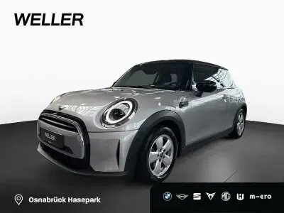Gebraucht Mini Cooper Essential 136 PS (100 kW) 2023 Melting silver iii (silber) Kleinwagen