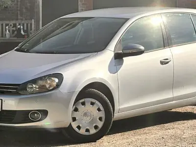 Gebraucht VW Golf VI 122 PS (89 kW) 2009 Silber Limousine