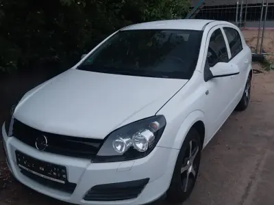Gebraucht Opel Astra 90 PS (66 kW) 2006 Weiß Kleinwagen
