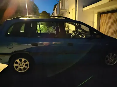 Second-hand Opel Zafira 147 CP (108 kW) 2001 Albastru Monovolum
