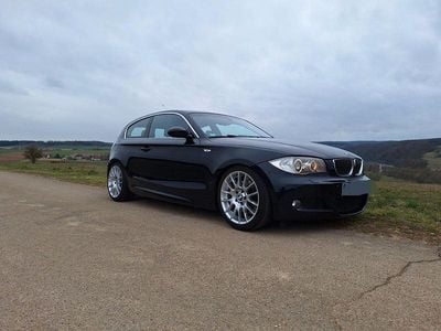 Gebraucht BMW 130 M Sport 265 PS (194 kW) 2007 Schwarz Kleinwagen