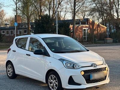 Gebraucht Hyundai i10 83 PS (61 kW) 2017 Weiß Kleinwagen