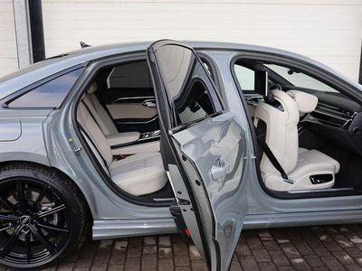 Gebraucht Audi A8L Exclusive 462 PS (339 kW) 2024 Grau Limousine